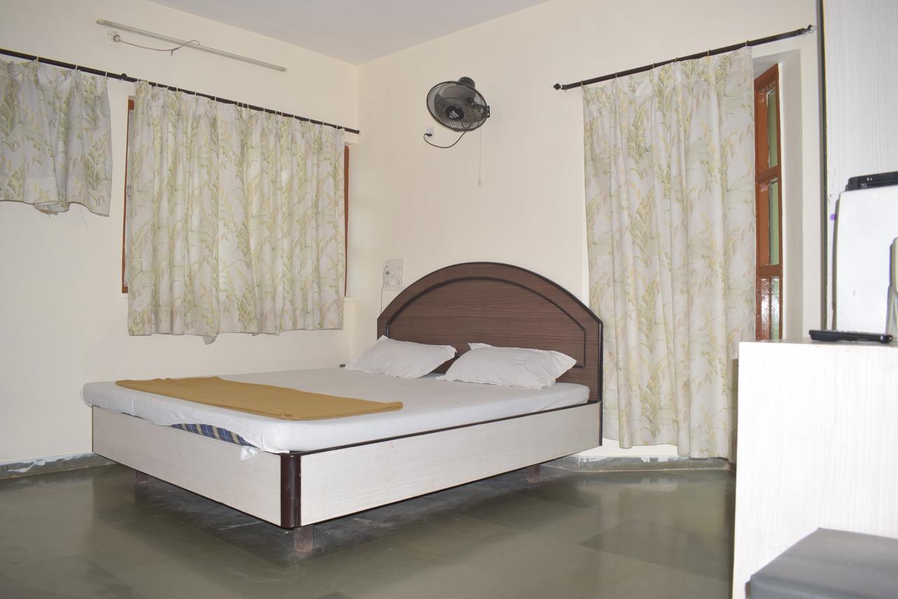 Hotel Guruji Alibág Kültér fotó